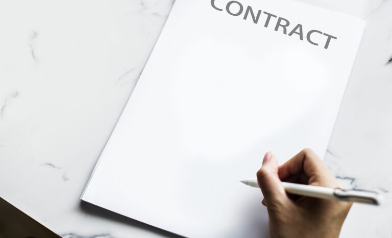 会社を辞めたい人が無料で相談できる場所はどこですか？
