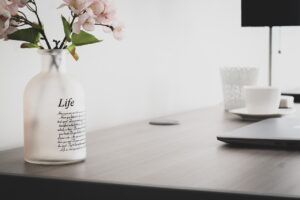 職場の人間関係に悩んで辞めたいあなたへ、解決策はこれだ！？