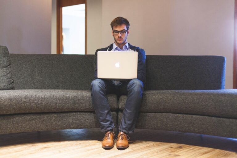 会社の損害賠償を脅しに利用されている？その対処法とは？